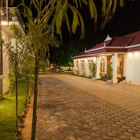 Seven Hills Pamban Island Resort Rāmeswaram Exteriör bild